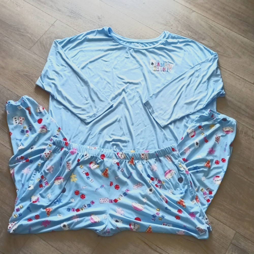 Women's Pajamas with Fun Print Game Night - Picture 3 of 10